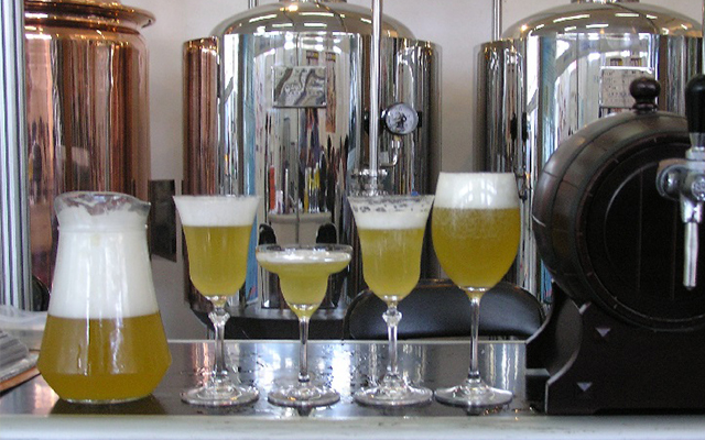 酒吧精釀啤酒設(shè)備 酒吧精釀啤酒設(shè)備